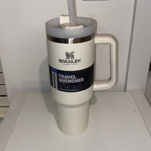 Cream Stanley 40 oz travel quencher never used